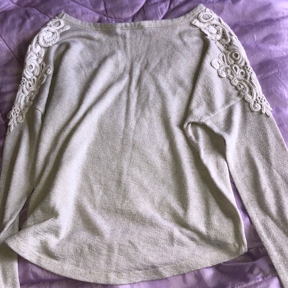 sweater - Picture 3 of 3